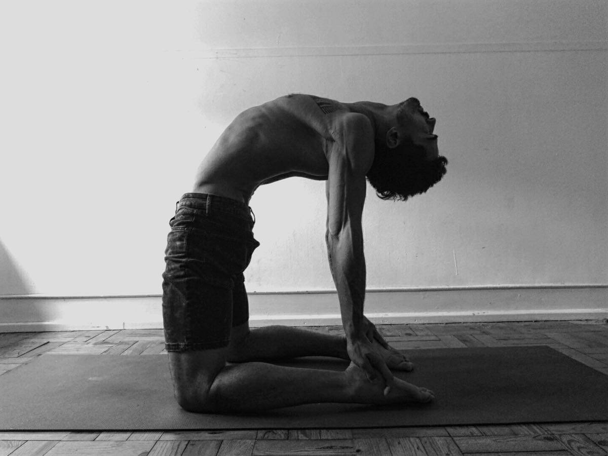 YOGA: A UNIÃO COM O DIVINO
