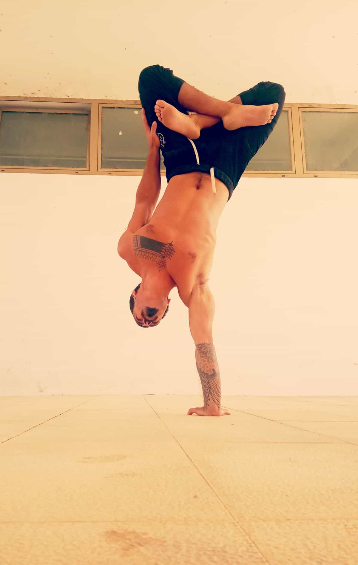YOGA: A UNIÃO COM O DIVINO