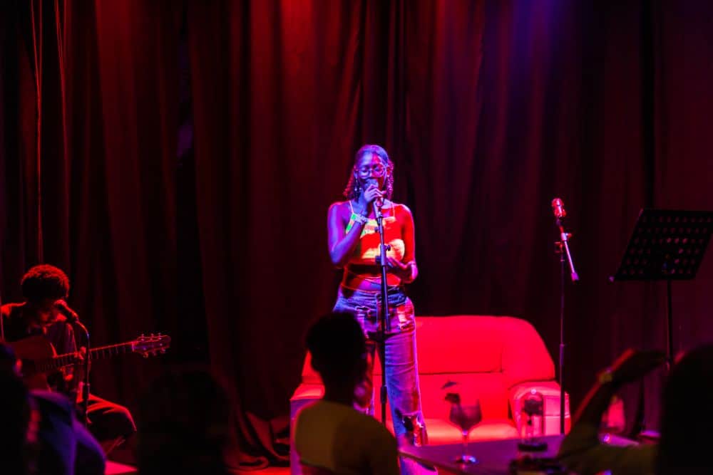 RESGARTE TEATRO BAR: ARTE - PARA TODOS OS SENTIDOS