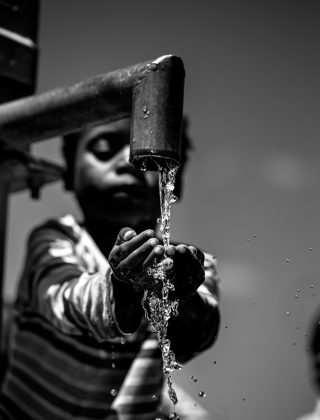 Exposição Entre Fronteiras de Yambissa no CAMÕES, Angola