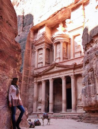 VIAGENS QUE CONTAM O MUNDO